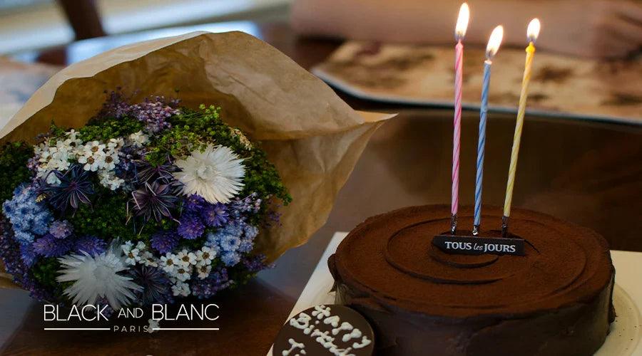 Birth Month Flower of 12 Months - BLACK AND BLANC 