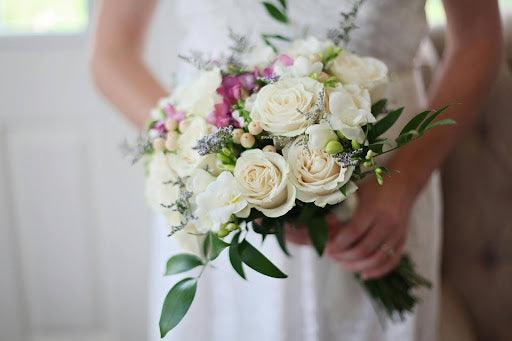 Guide to Get Beautiful Flowers on a Budget - BLACK AND BLANC 