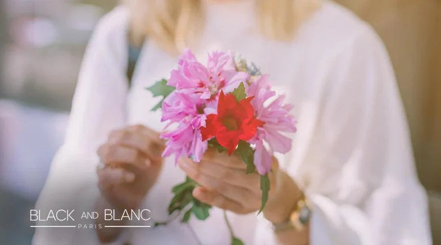 Popular Flowers That Mean Goodbye - BLACK AND BLANC 