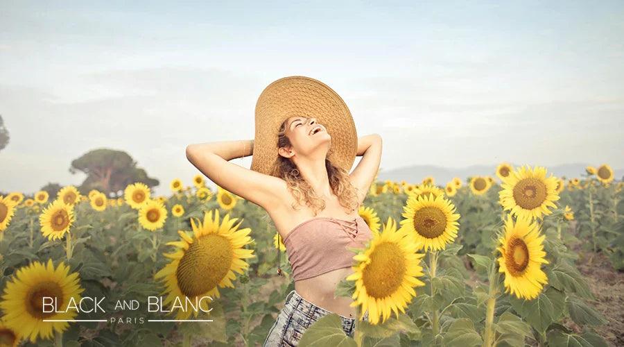 The Language of Summer Blooms - BLACK AND BLANC 