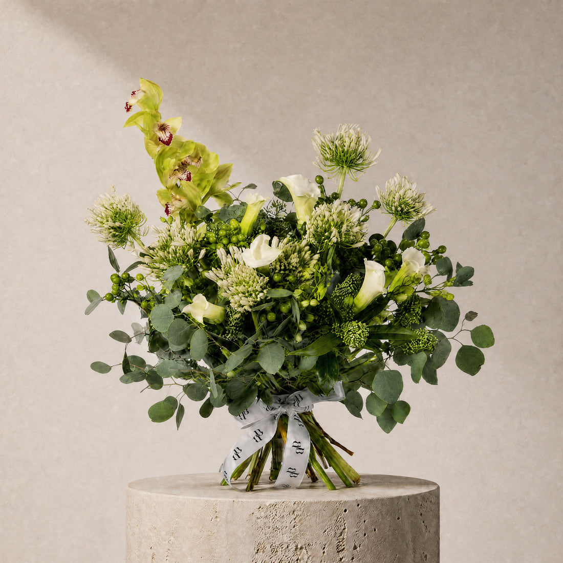 Precinct Bouquet - BLACK AND BLANC