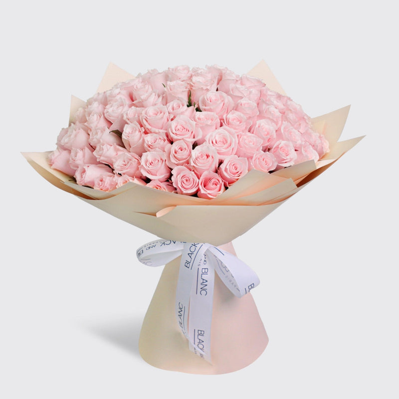 100/101 Pink Roses Bouquet - BLACK AND BLANC