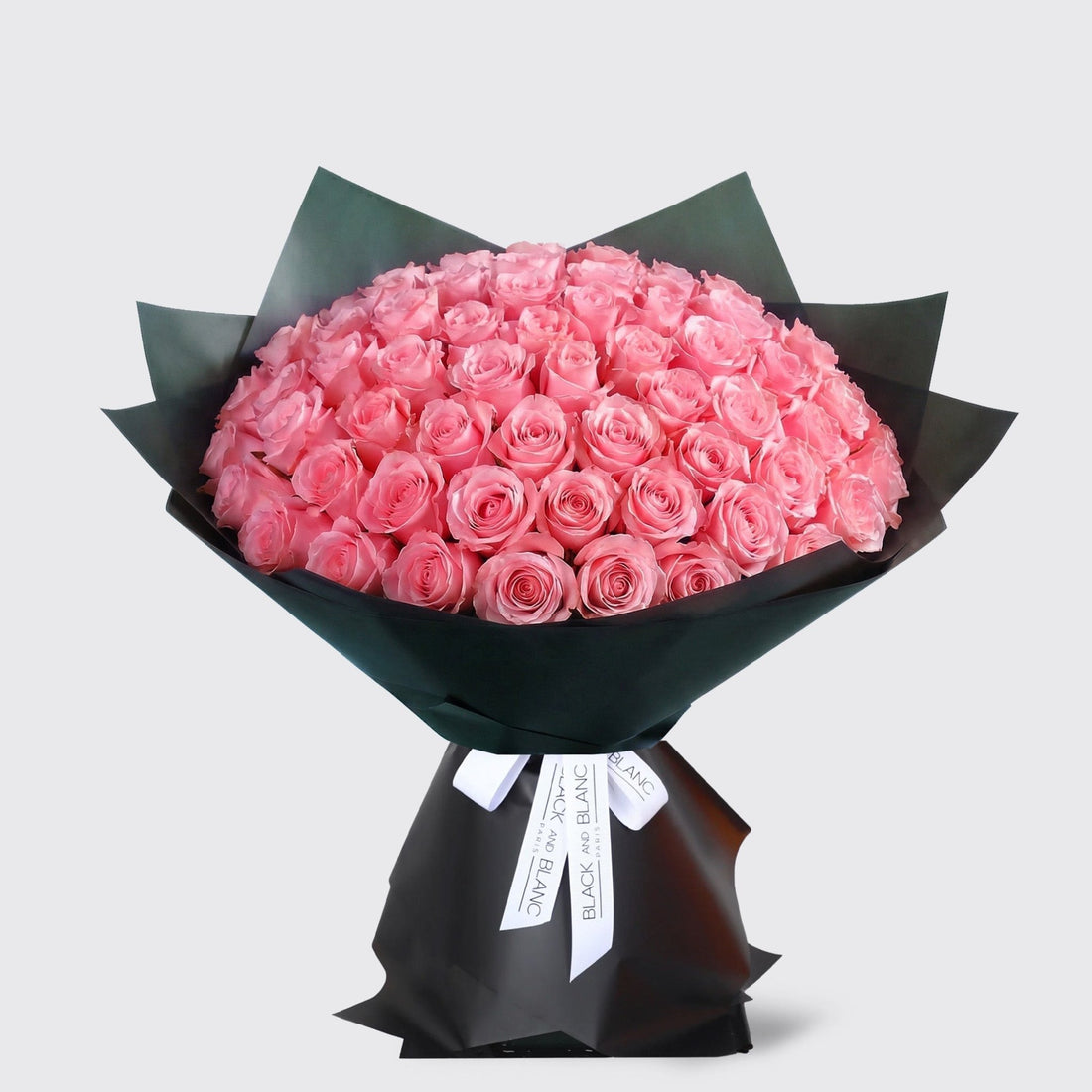 100/101 Pink Roses Bouquet - BLACK AND BLANC