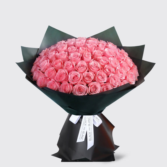 100/101 Pink Roses Bouquet - BLACK AND BLANC