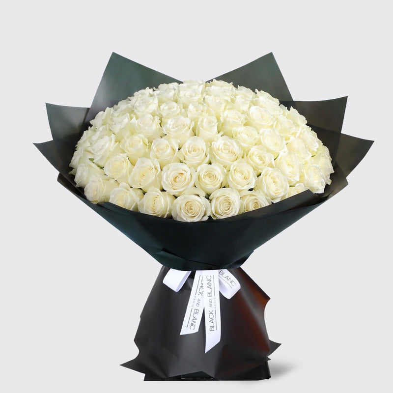 100/101 Roses Bouquet - BLACK AND BLANC