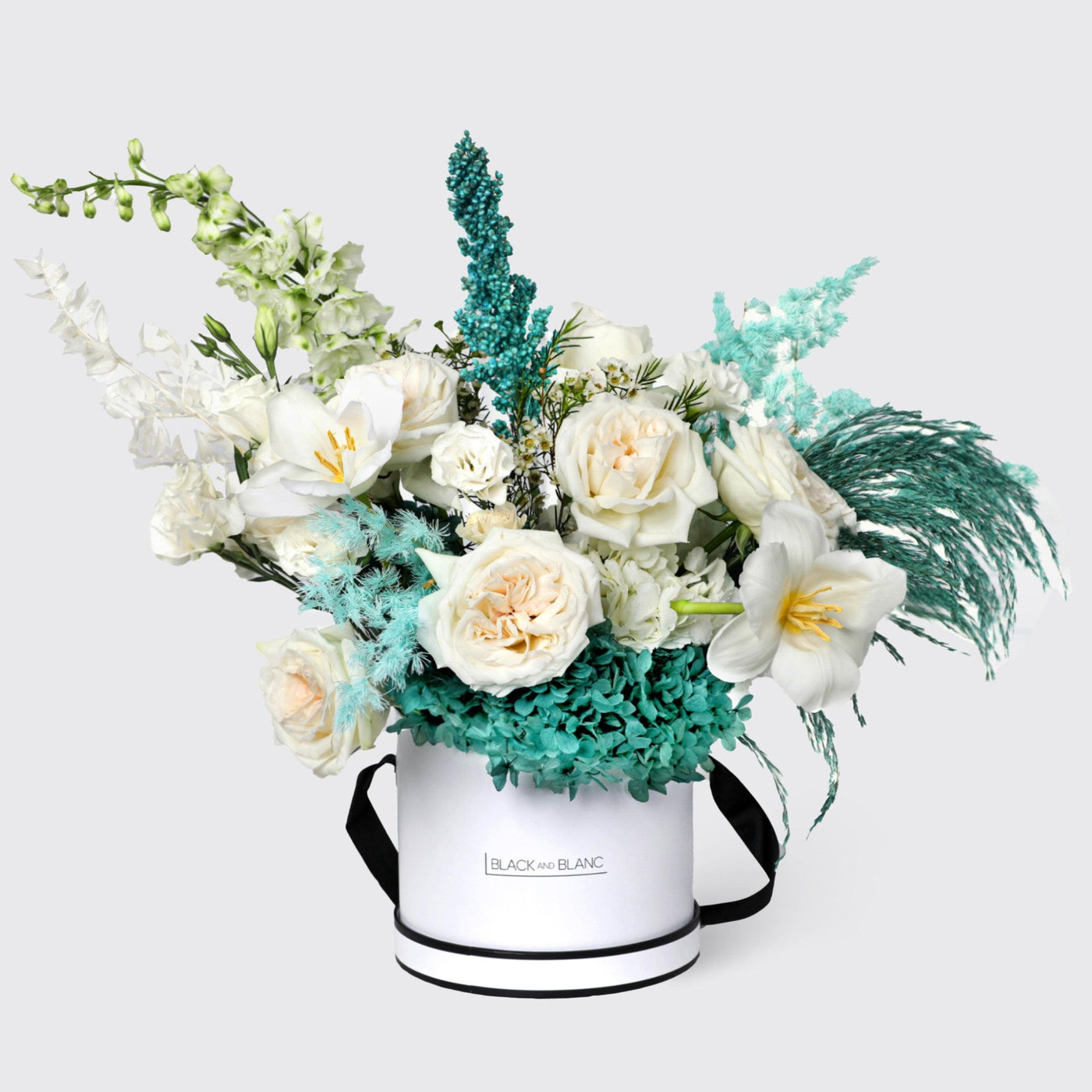 Breakfast at Tiffany's BouqBox - Fresh Flowers - BLACK AND BLANC