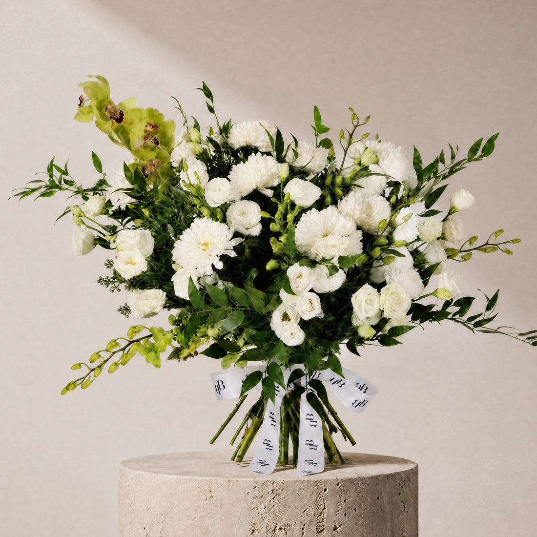 Atrium Bouquet - BLACK AND BLANC
