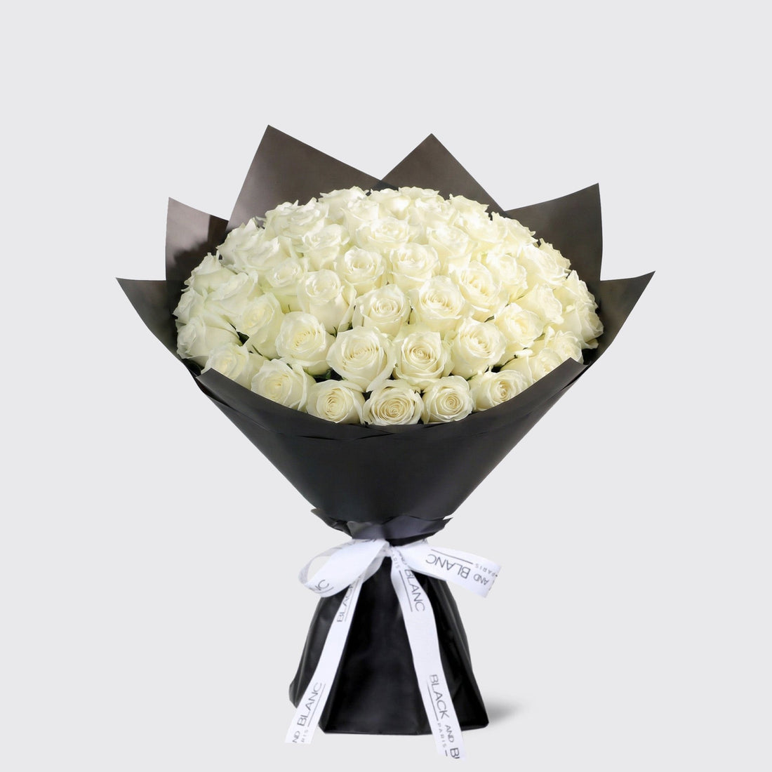 50/51 Roses Bouquet - BLACK AND BLANC