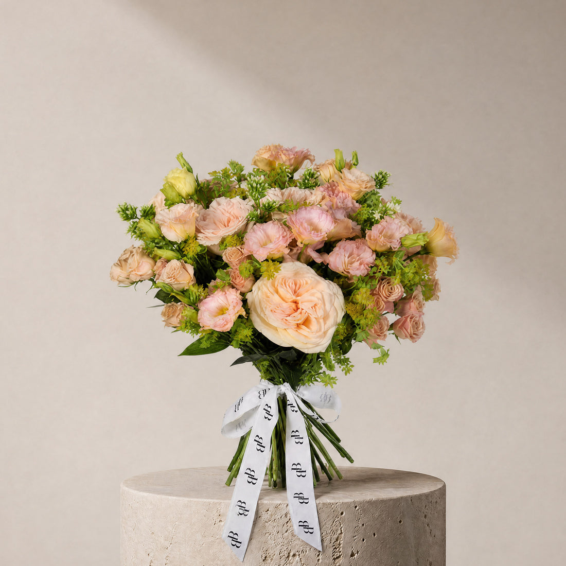 Cornice Bouquet - BLACK AND BLANC