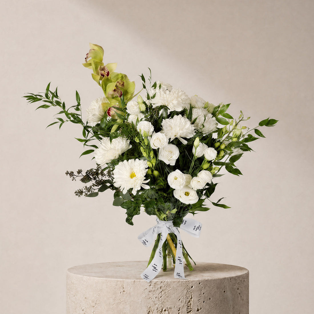 Atrium Bouquet - BLACK AND BLANC