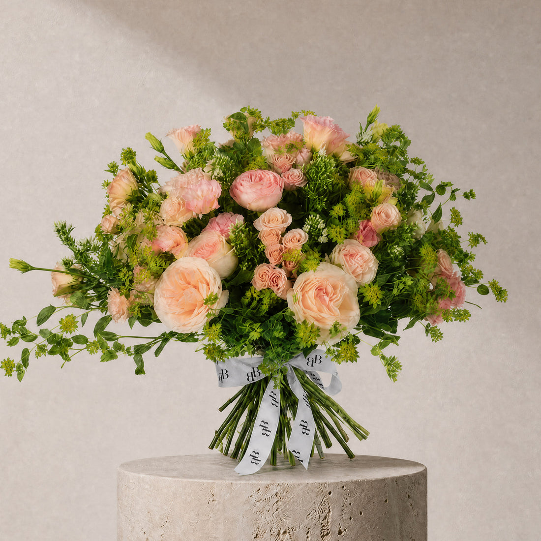 Cornice Bouquet - BLACK AND BLANC