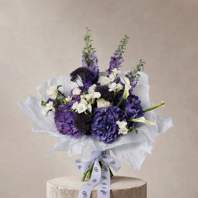 Antibes Bouquet - BLACK AND BLANC