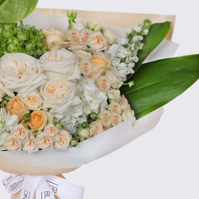 Antoinette Bouquet - BLACK AND BLANC