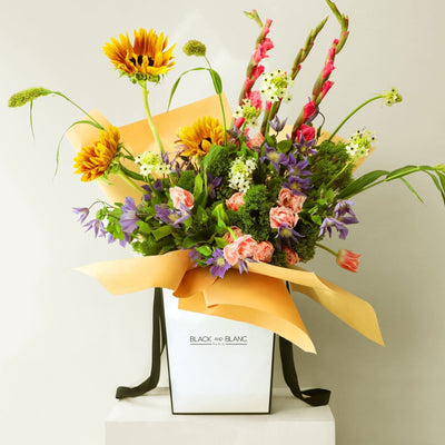 Apricot Glow Bouquet - BLACK AND BLANC
