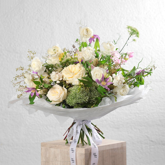 April Haze in Bouquet - BLACK AND BLANC