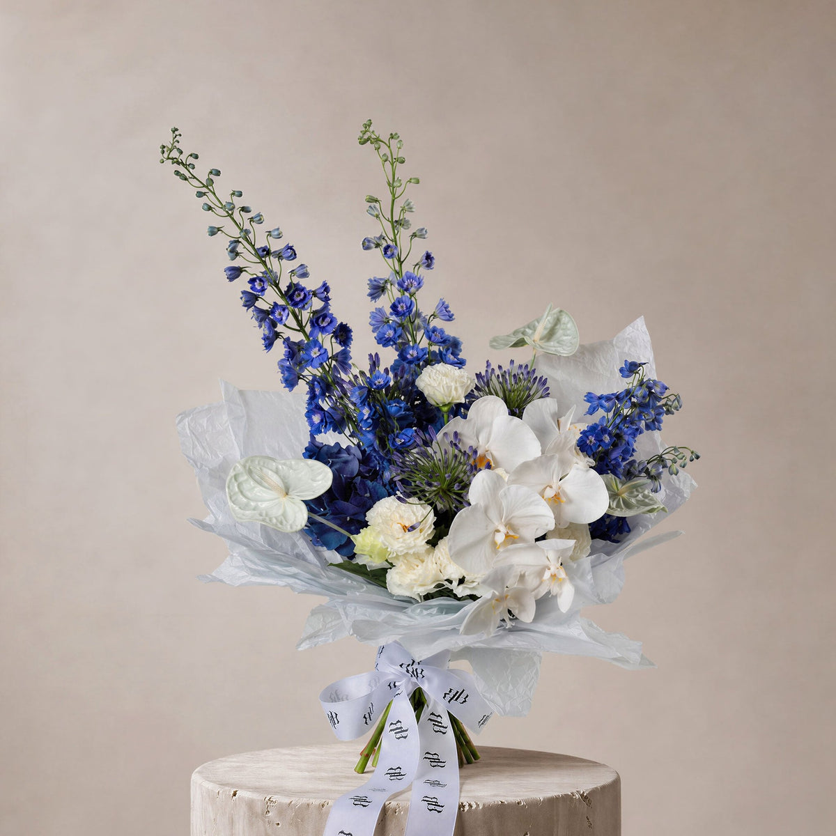 Azur Bouquet - BLACK AND BLANC