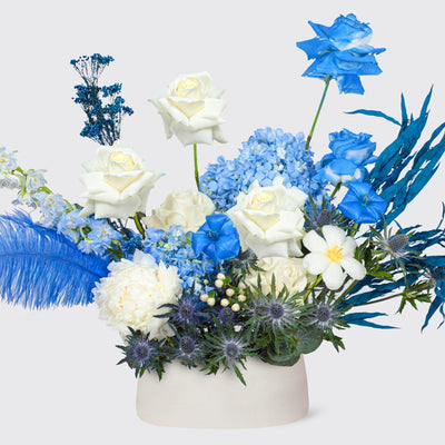 Azure Victory in Vase - BLACK AND BLANC