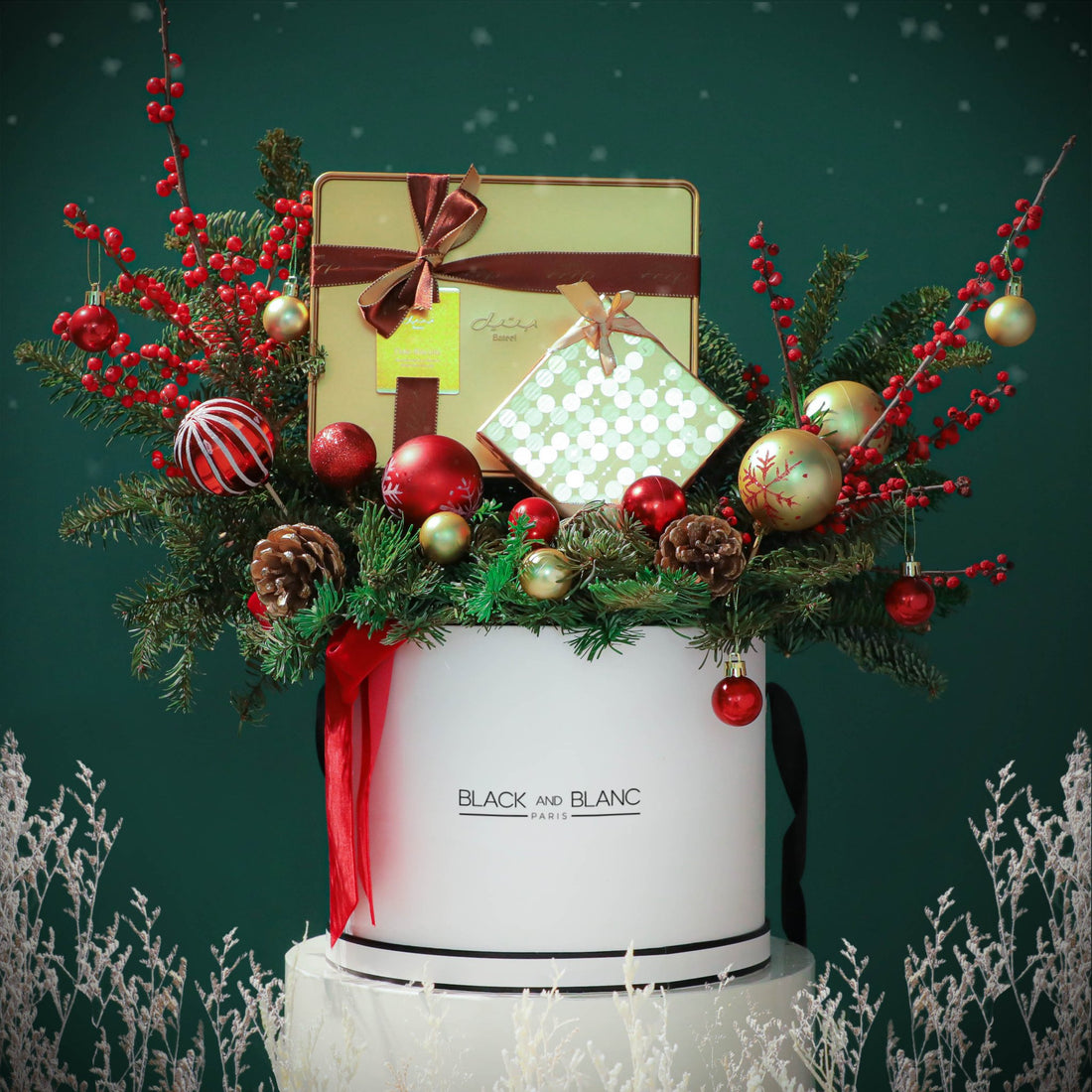 Bateel - Biscuits & Choclate Christmas Hamper - BLACK AND BLANC