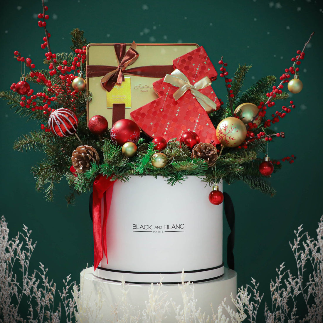 Bateel - Biscuits, Dates & Chocolate Christmas Hamper - BLACK AND BLANC
