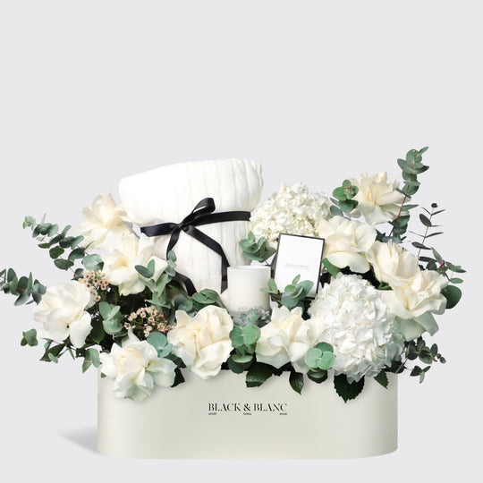BLACK AND BLANC (Candle & Blanket) - BLACK AND BLANC