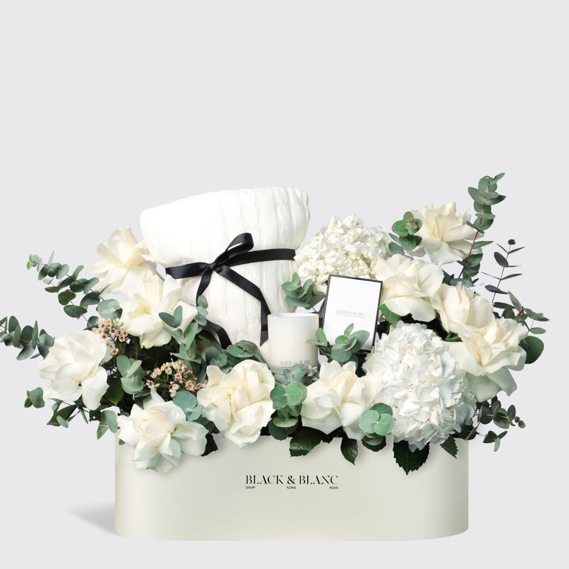 BLACK AND BLANC (Candle & Blanket) - BLACK AND BLANC