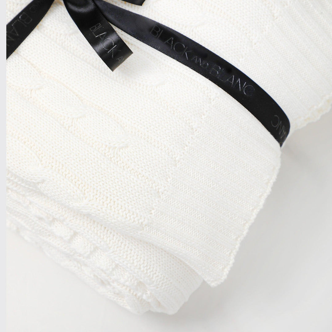 BLACK AND BLANC (Candle & Blanket) - BLACK AND BLANC