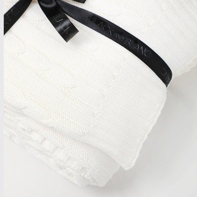 BLACK AND BLANC (Candle & Blanket) - BLACK AND BLANC