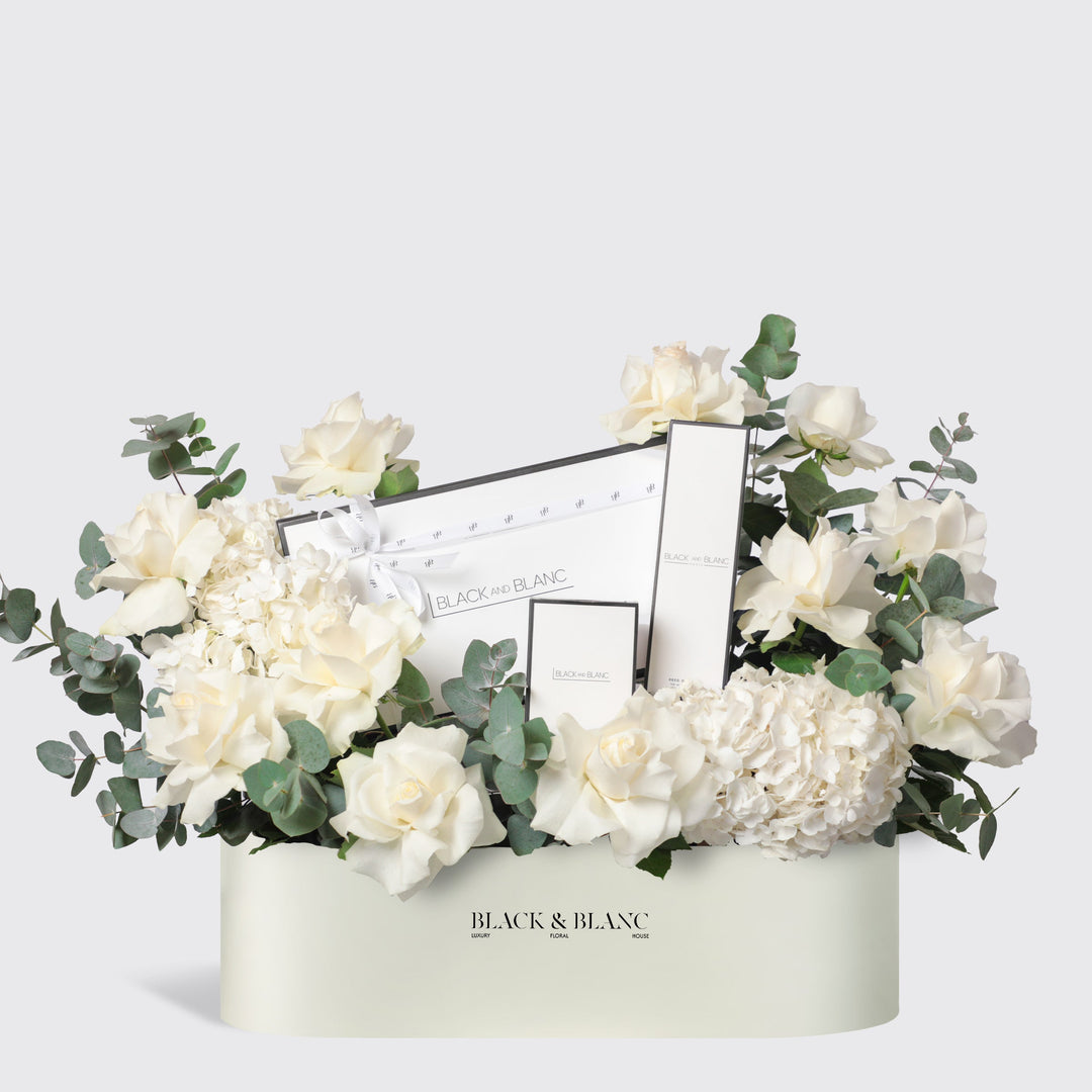 BLACK AND BLANC - (Chocolate 28pcs, Candle & Diffuser)