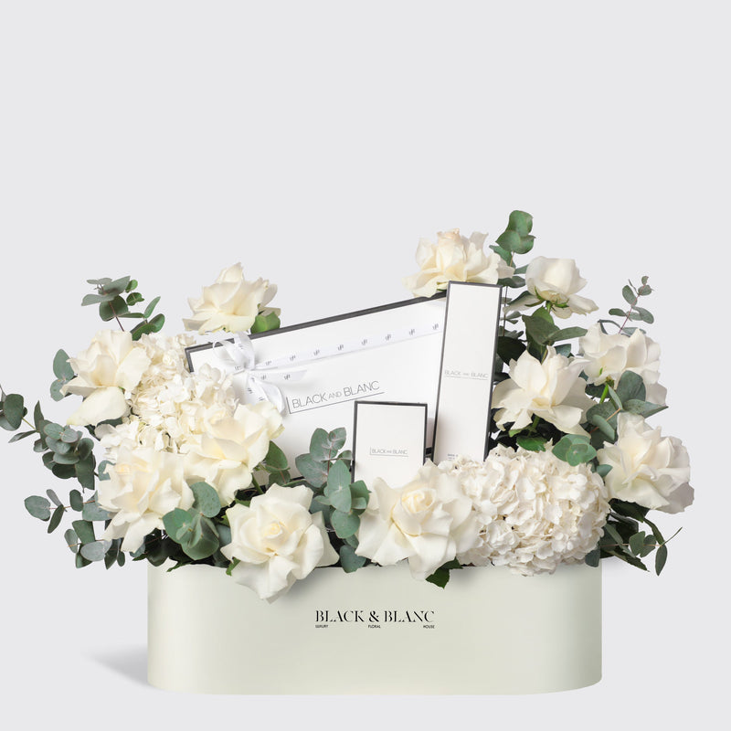 BLACK AND BLANC - (Chocolate 28pcs, Candle & Diffuser)