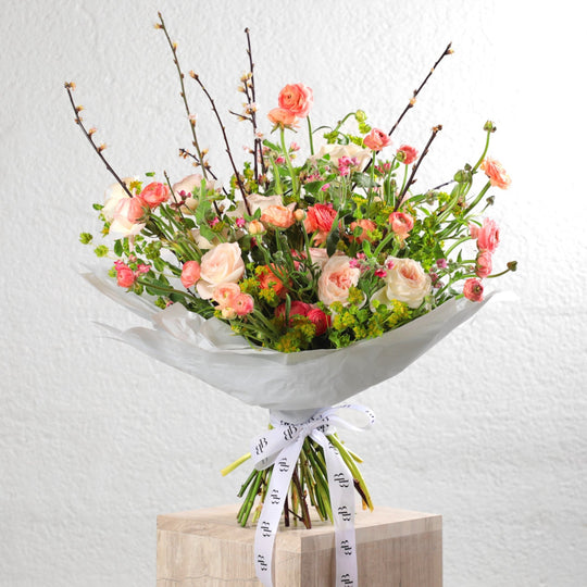 Blossom & Branch in Bouquet - BLACK AND BLANC