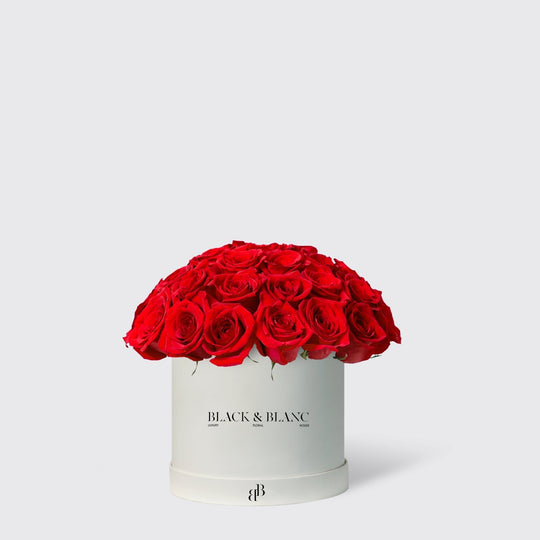 Bouqbox Roses in Box - BLACK AND BLANC