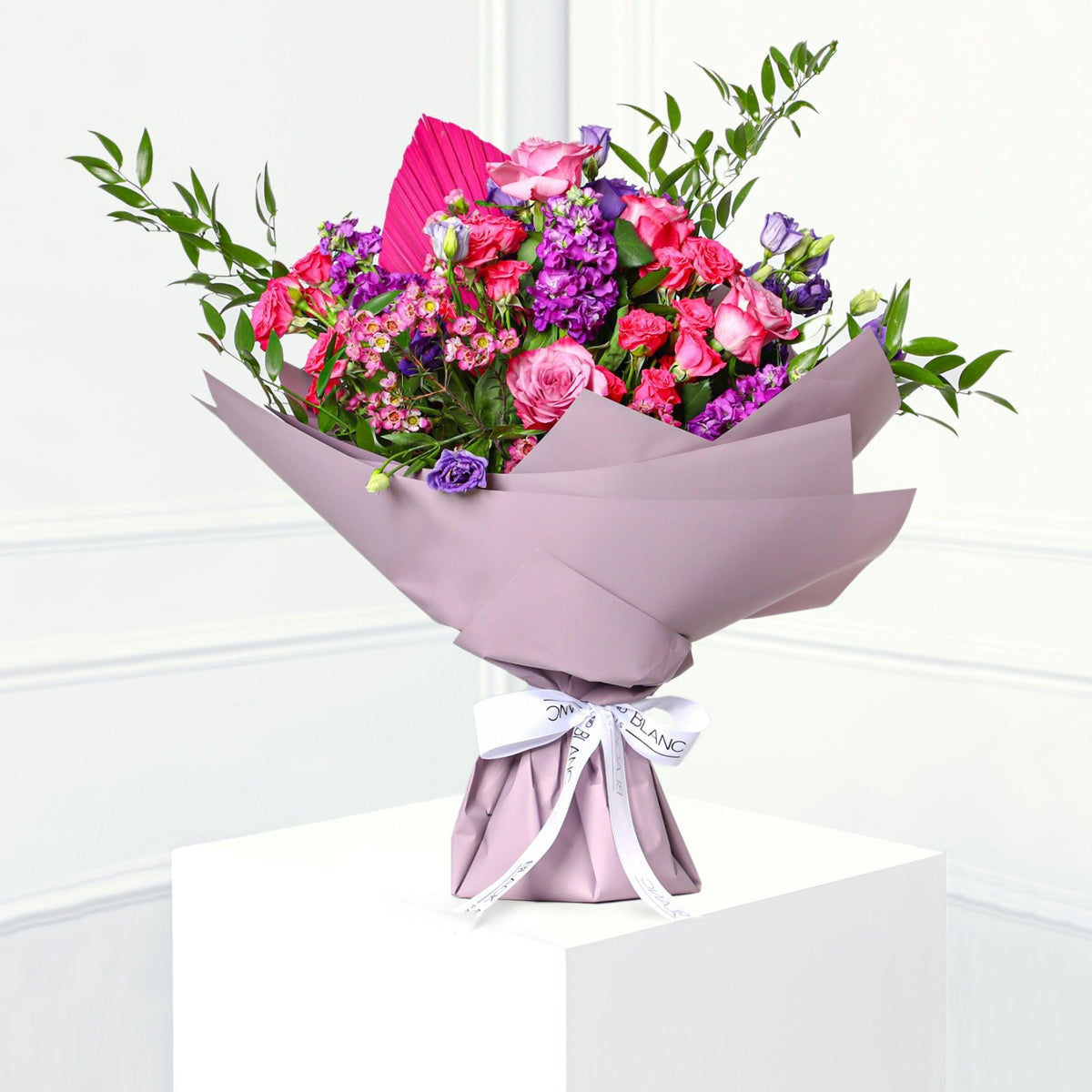 Camille Bouquet - BLACK AND BLANC