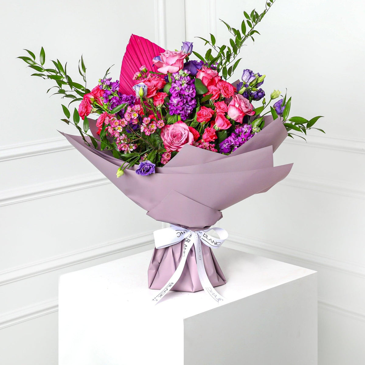 Camille Bouquet - BLACK AND BLANC
