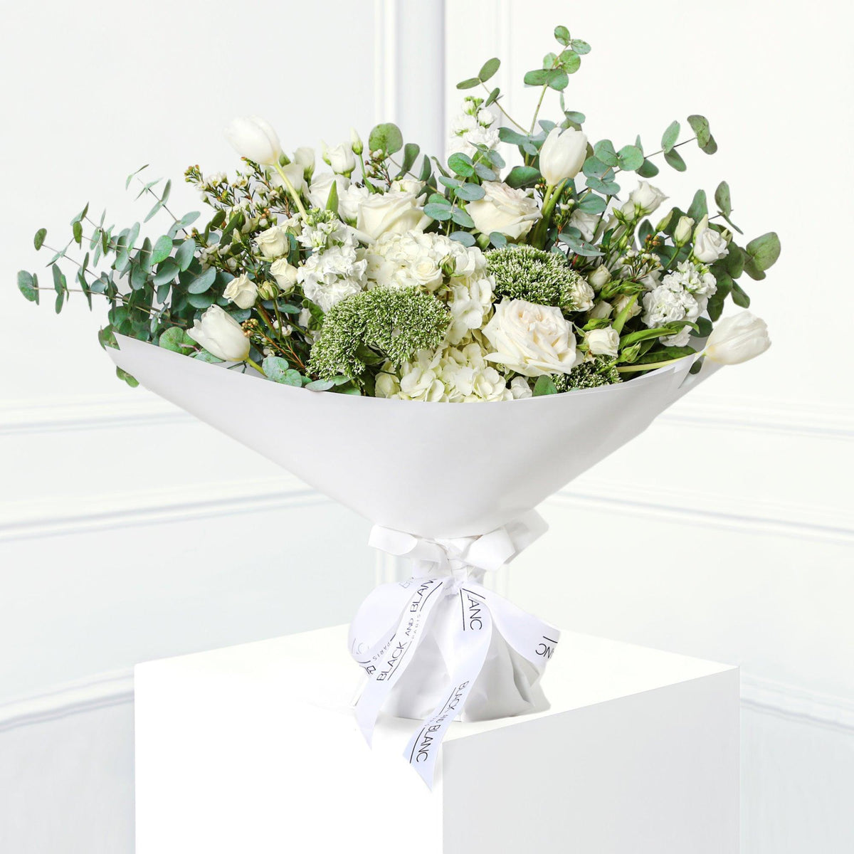 Cecile Bouquet - BLACK AND BLANC