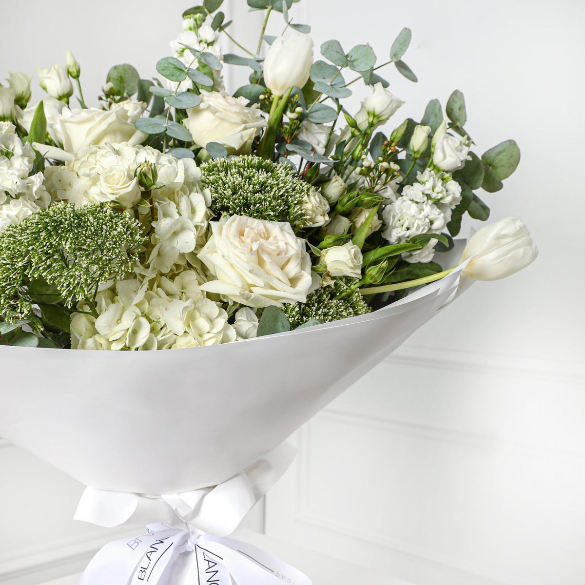 Cecile Bouquet - BLACK AND BLANC