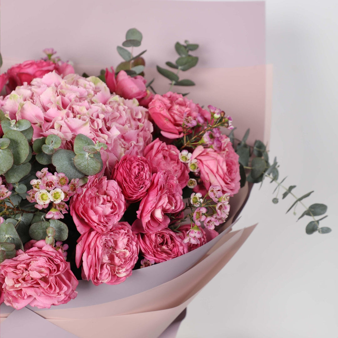 Celine Bouquet - BLACK AND BLANC