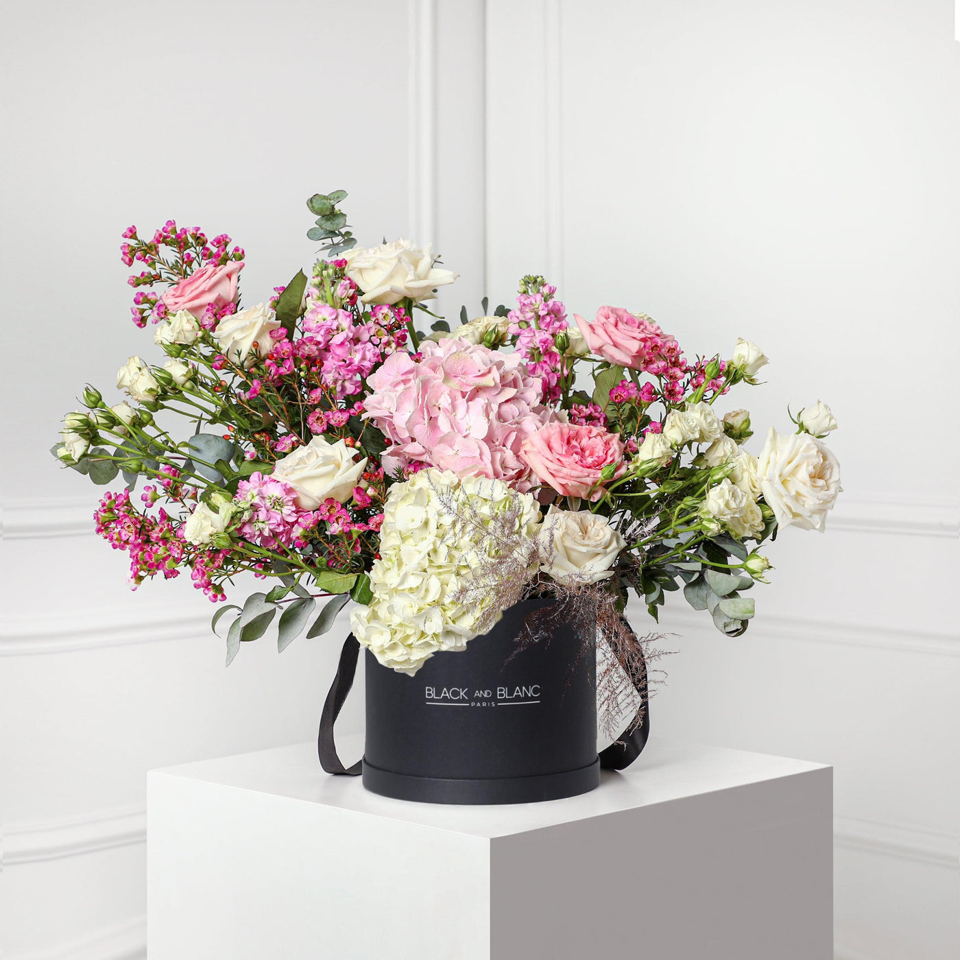 Chloe BouqBox - Fresh Flowers - BLACK AND BLANC