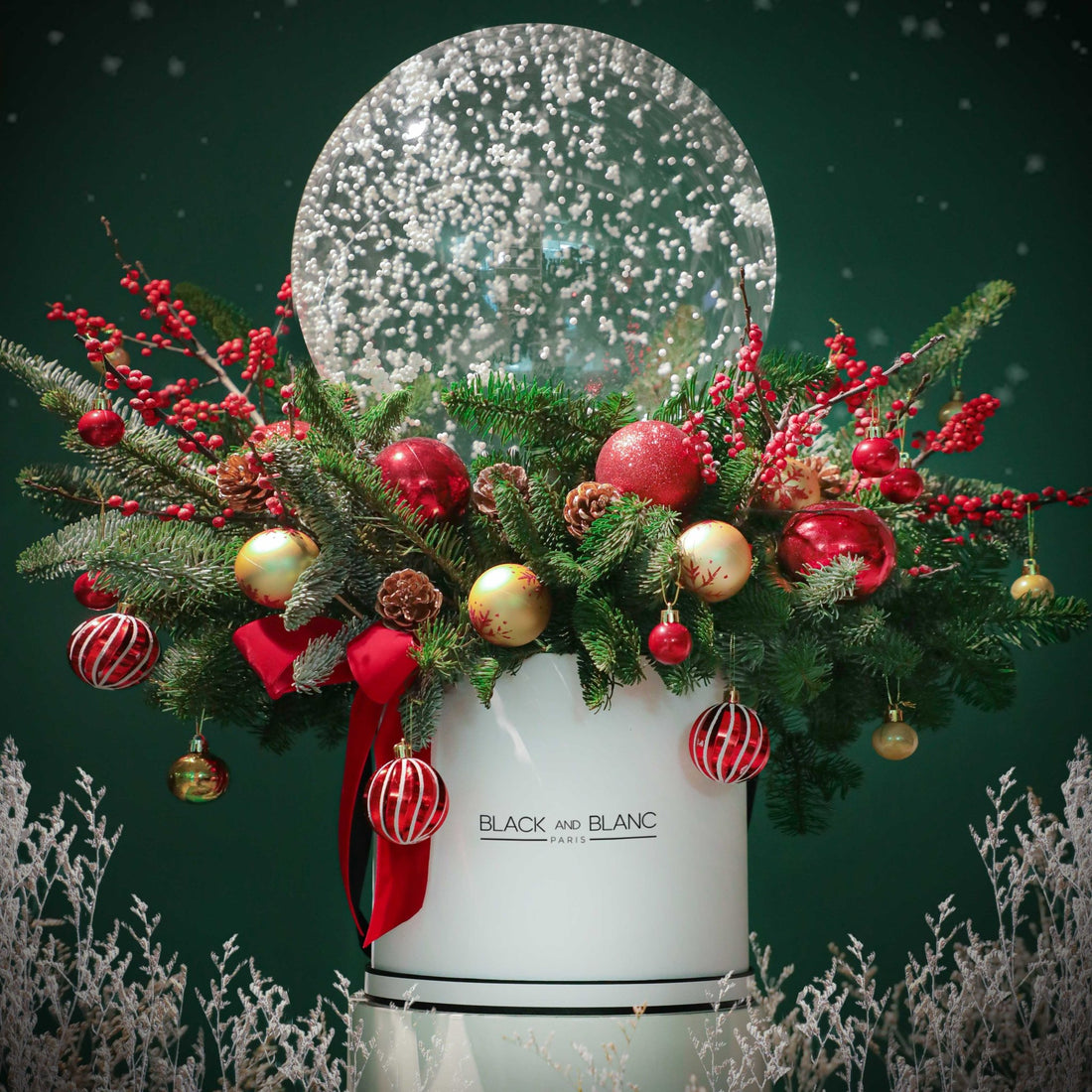 Christmas Joy - Fresh Flowers - BLACK AND BLANC