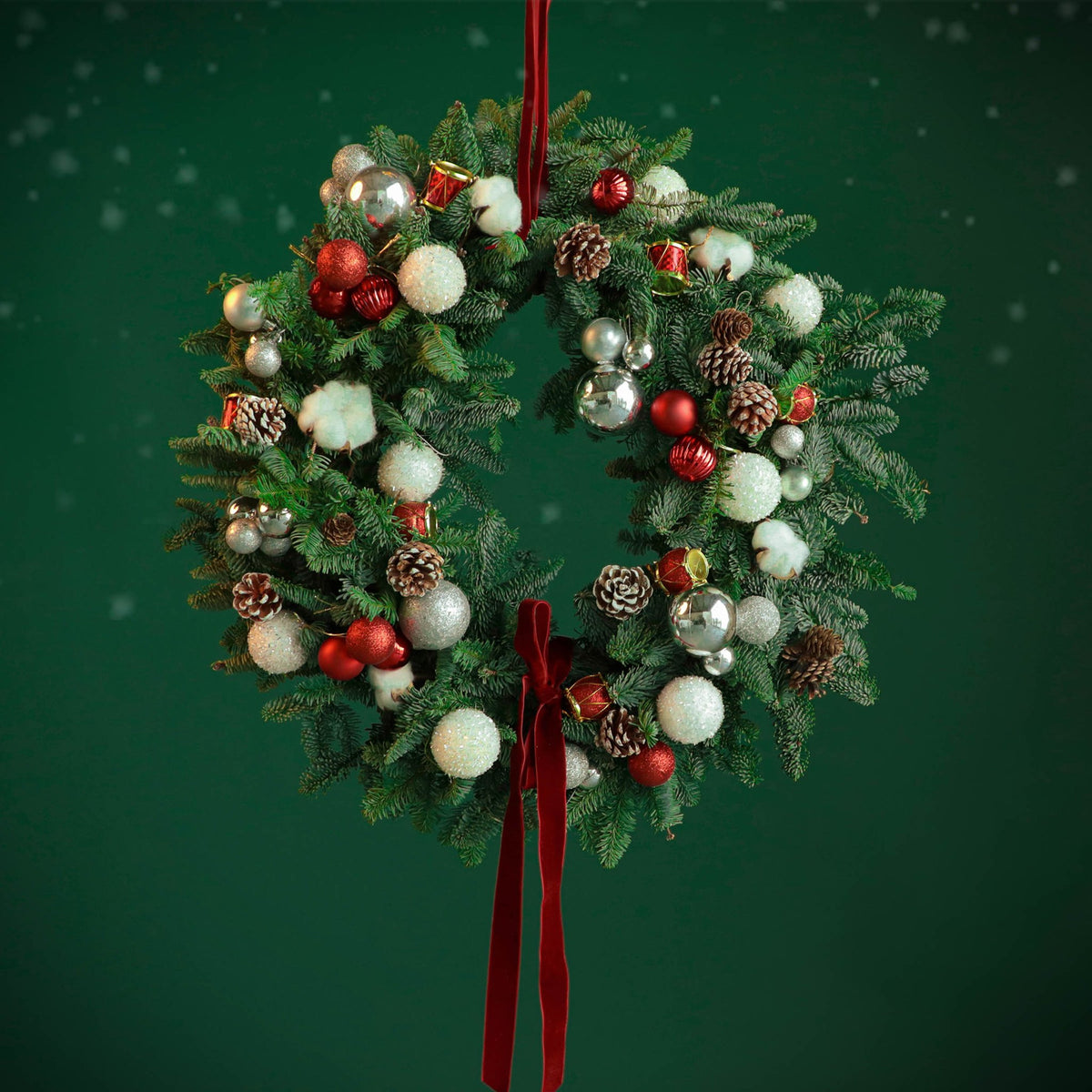 Christmas Wreath - BLACK AND BLANC
