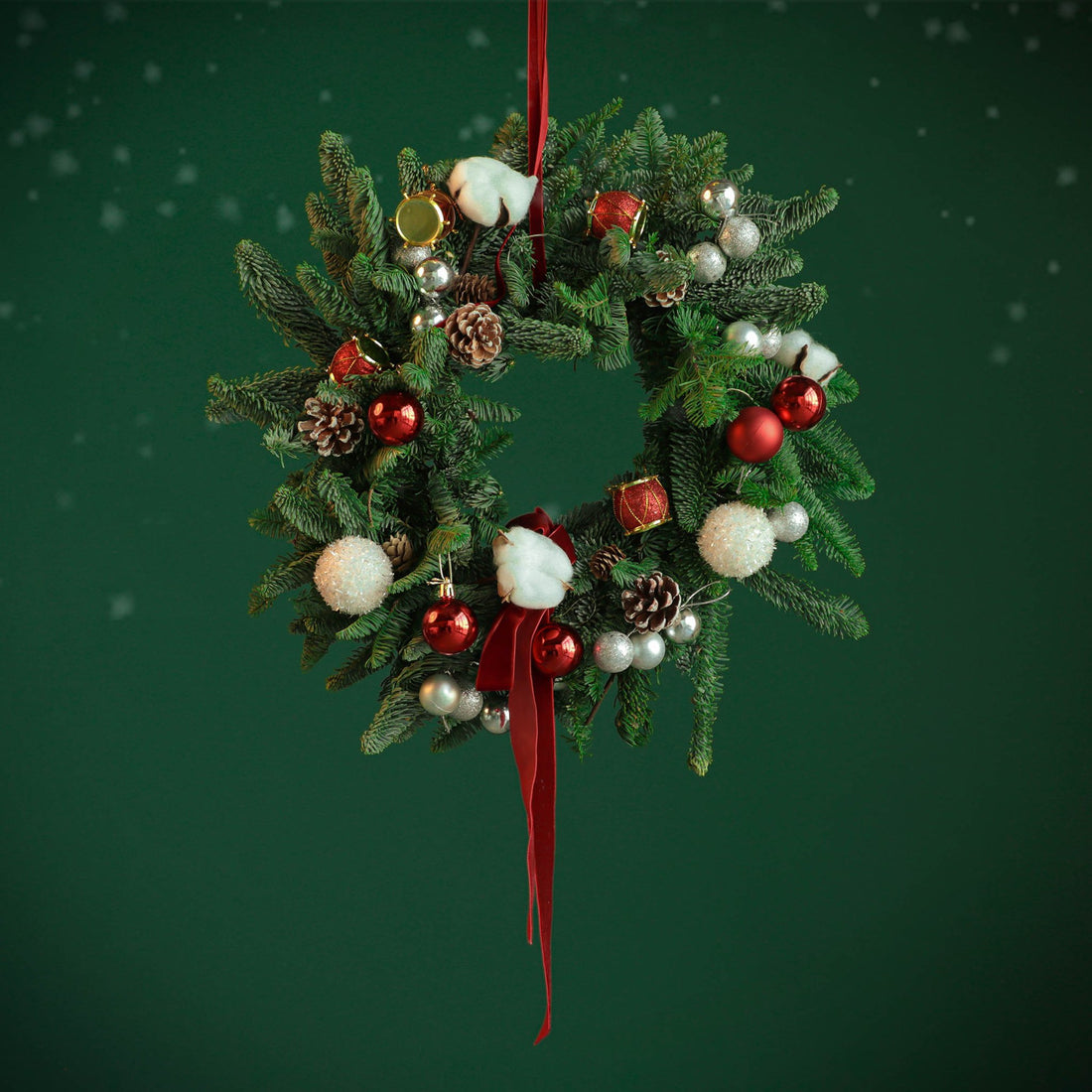 Christmas Wreath - BLACK AND BLANC