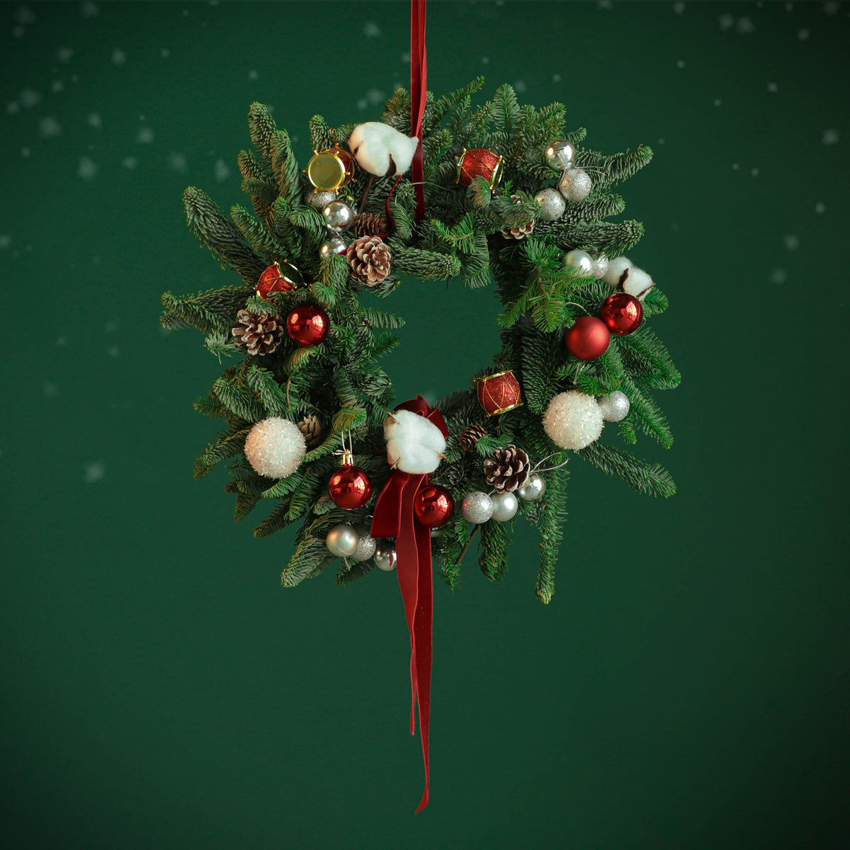 Christmas Wreath - BLACK AND BLANC