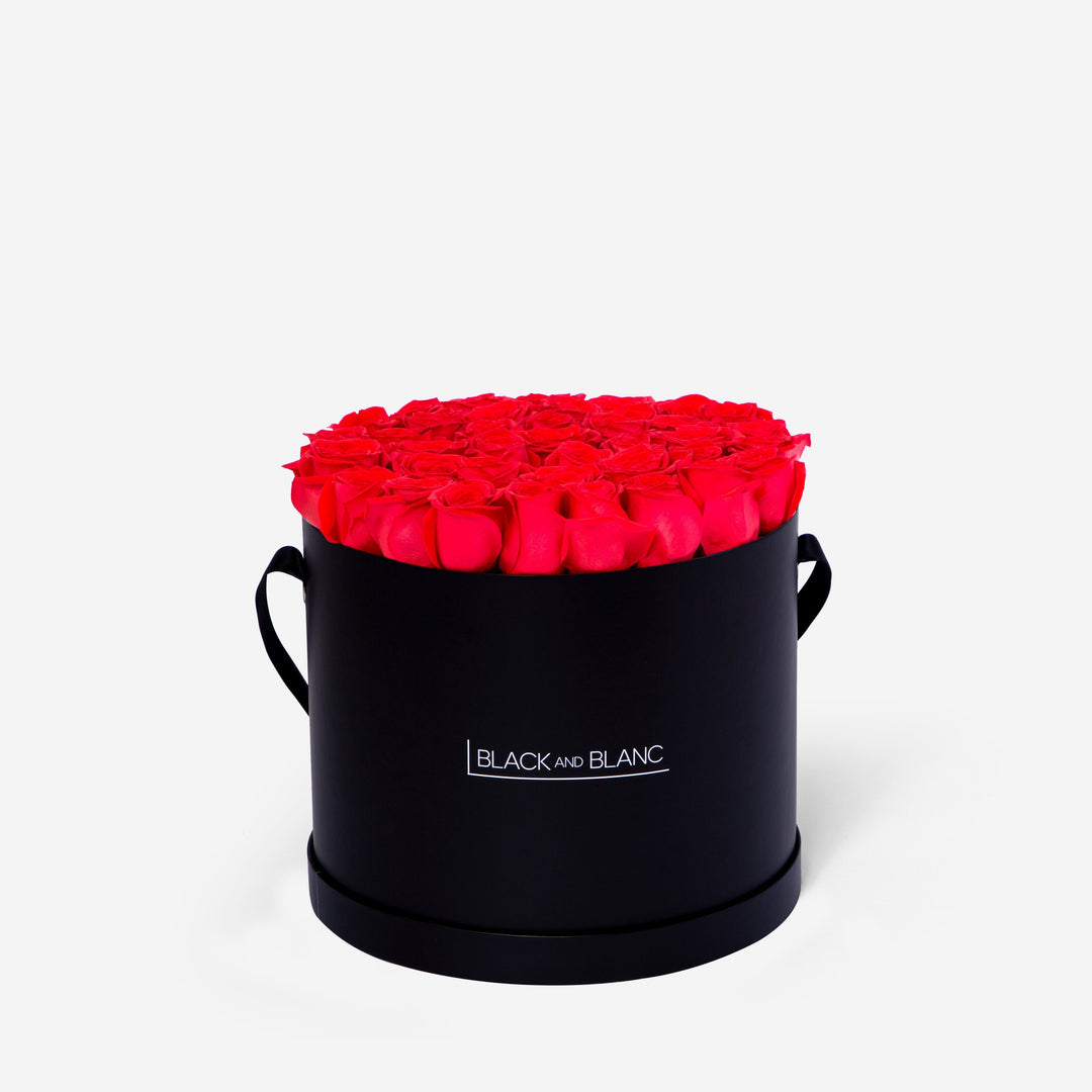 Classic Red Roses Round - Fresh Flower - Le Luxi / Black - Box