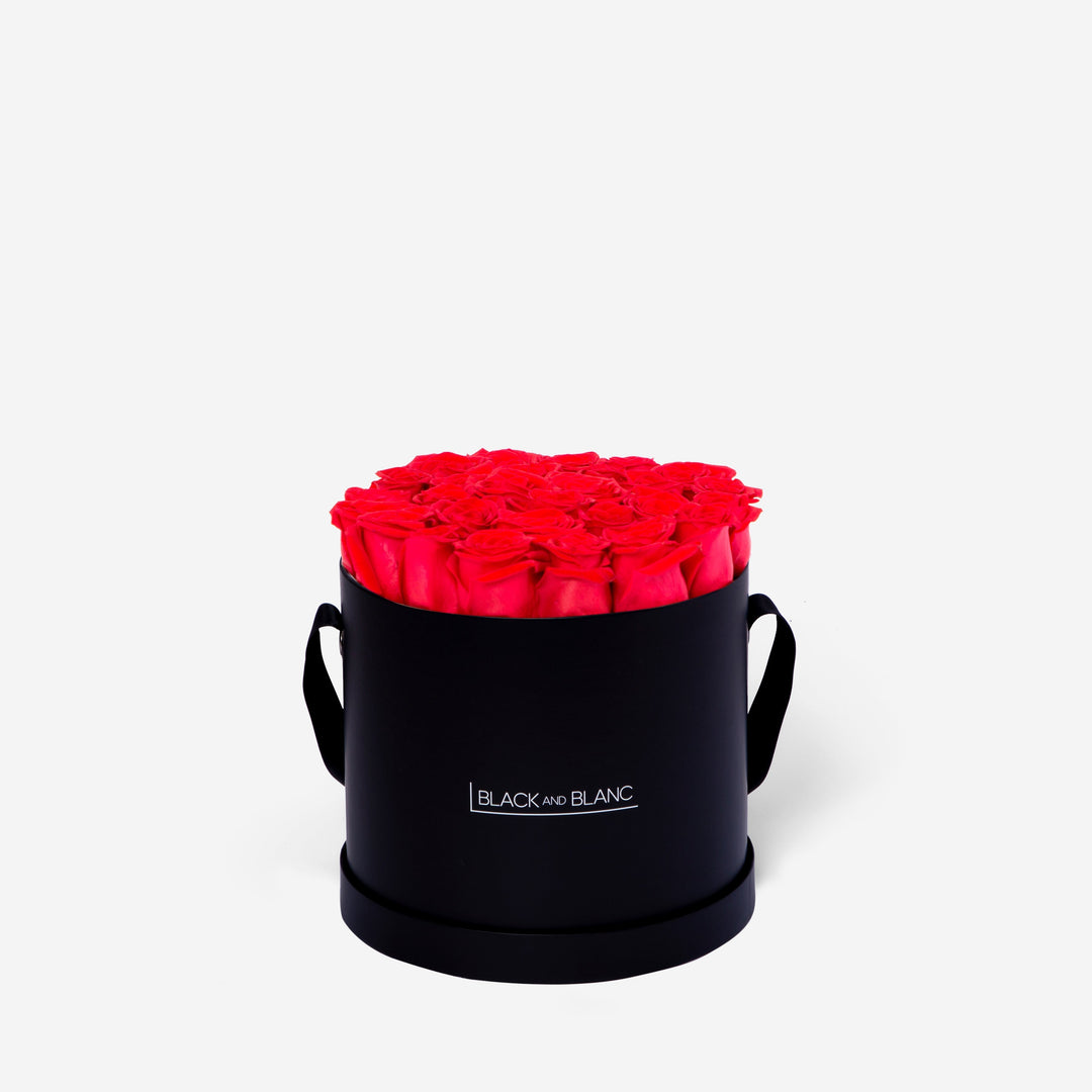 Classic Red Roses Round - Fresh Flower - Le Maxi / Black - Box