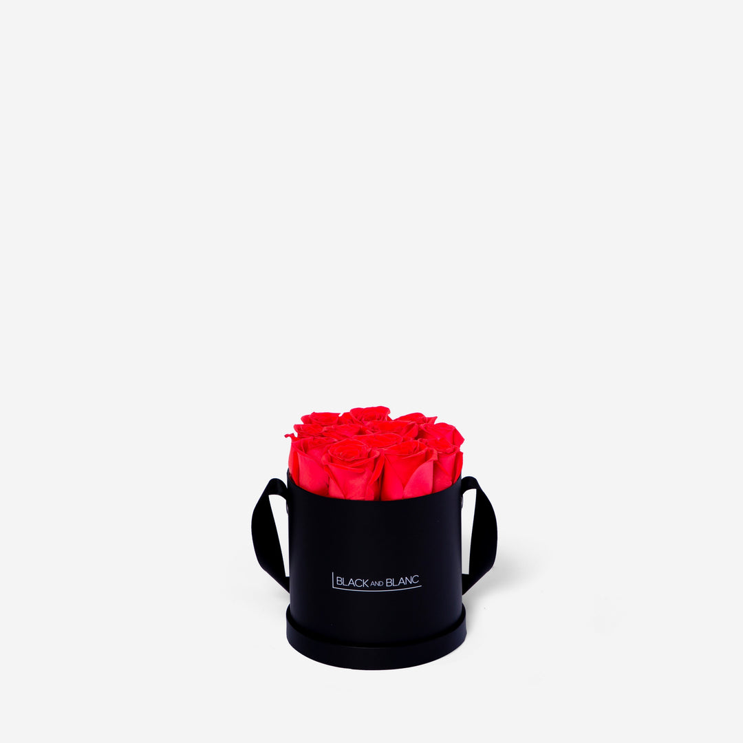 Classic Red Roses Round - Fresh Flower - Le Medium / Black - Box