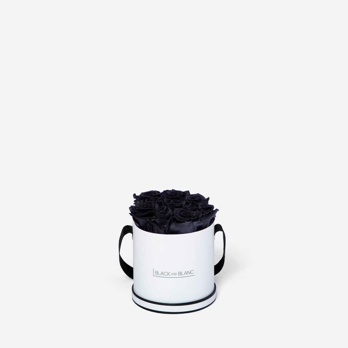 Classic Round - Infinity Roses - BLACK AND BLANC