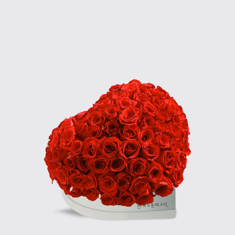 Dome Red Roses in Heart Box - BLACK AND BLANC