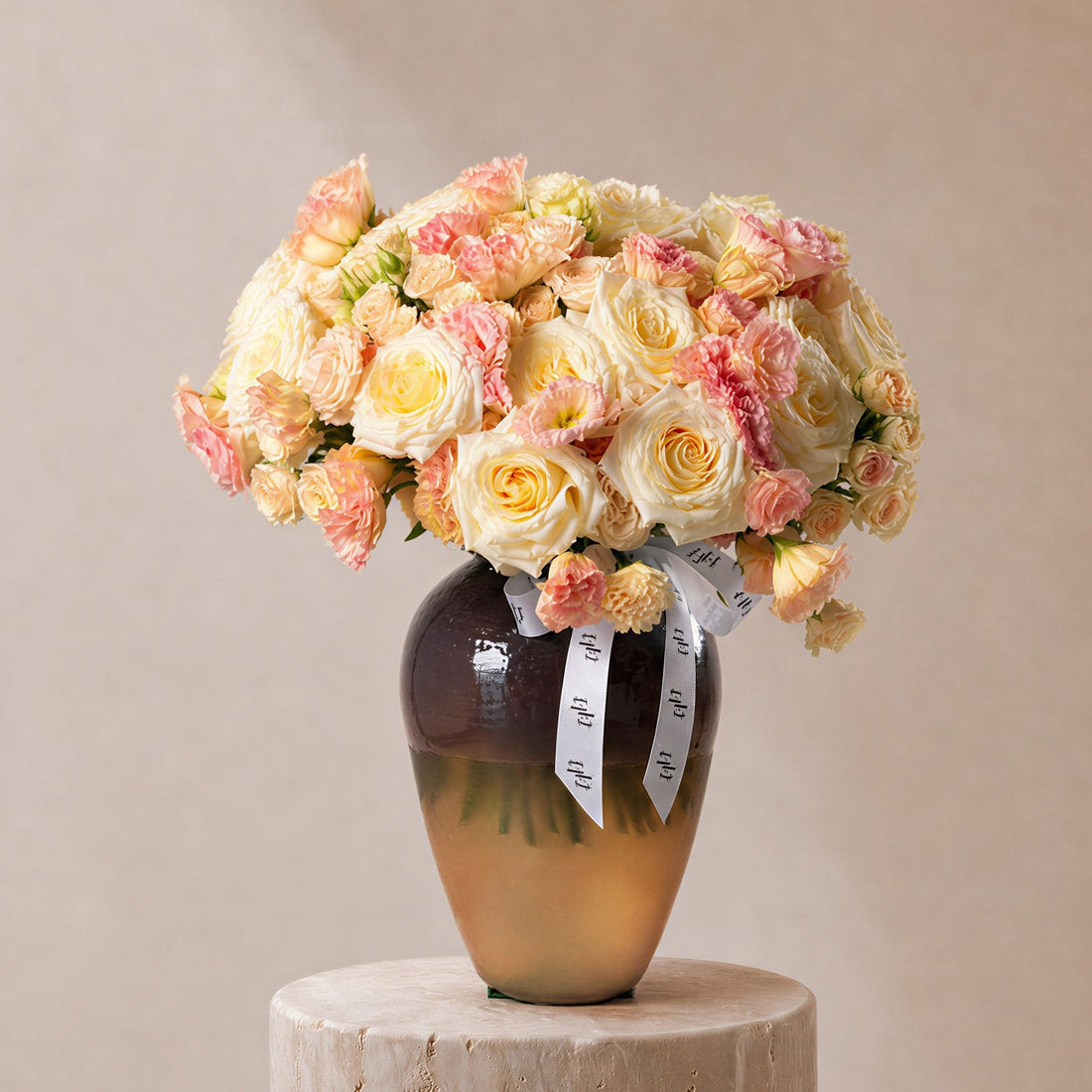 Fair Roses in Lumiere Vase - BLACK AND BLANC