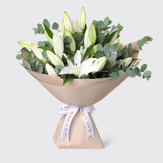 Fresh Lily Bouquet - BLACK AND BLANC