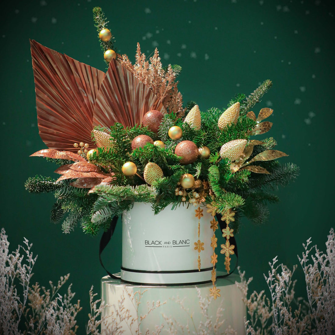 Frosted Pines - Fresh Flowers - BLACK AND BLANC