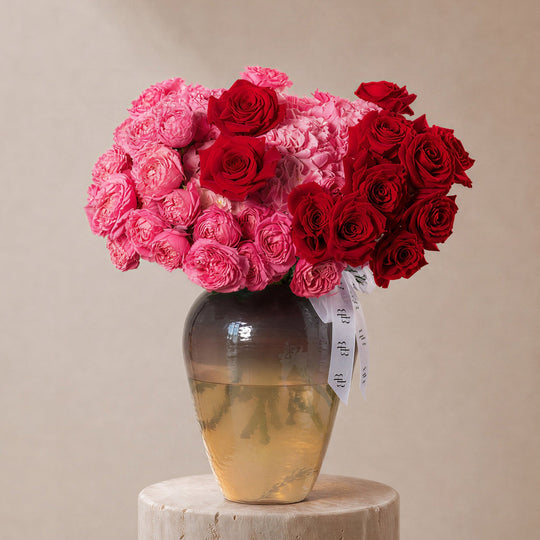 Ghazal Roses in Lumiere Vase - BLACK AND BLANC